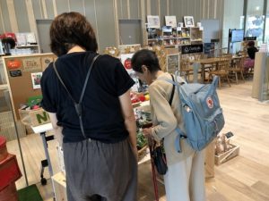 NORAの活動 画像　守山市図書館の「食育マルシェ」