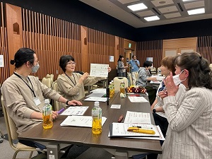 スタート集会での交流タイム