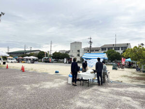 市民活動団体　すまいる　活動のようす　グランドのキッチンカー