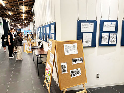 戦争体験を語り継ぐ会　活動のようす　展示会場
