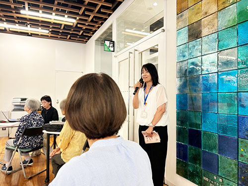 戦争体験を語り継ぐ会　活動のようす　コープしが北地区運営事務局　中澤事務局長あいさつ