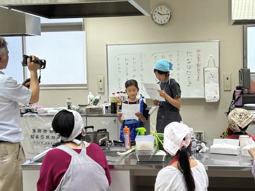 瀬田東国際交流クラブ　活動のようす画像　はじめの会でのごあいさつ