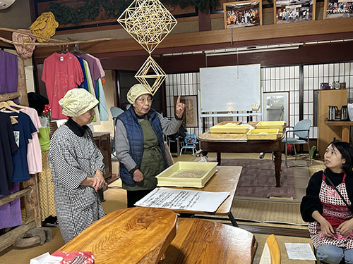 食養サークル　朝晴れ　活動のようす画像　今回は講師役の珠玖さんと松崎さん