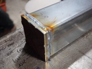 葛川共創ネットワーク　活動のようす画像　片側が溶接された単管パイプ